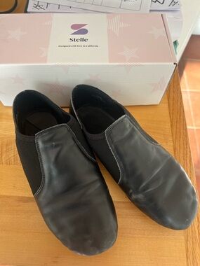 Stelle girls Slip-On Black Dance/Jazz Shoe